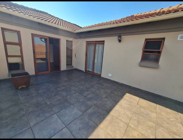3 BEDROOM HOUSE FOR SALE IN VANDERBIJLPARK SE 8
